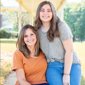 Meet your Poshers, Mary and Anna